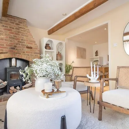 Adorable 2 Bedroom Guest House Hawkhurst Exterior photo