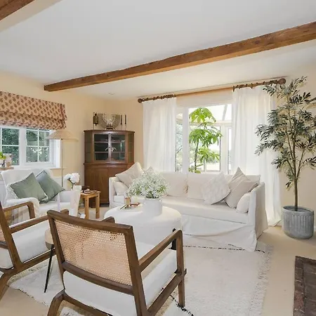 Adorable 2 Bedroom Guest House Hawkhurst Exterior photo