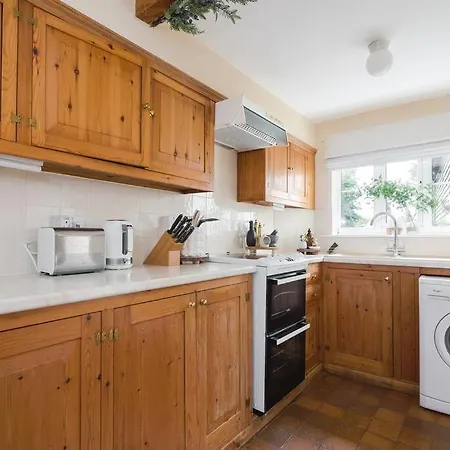 Adorable 2 Bedroom Guest House Hawkhurst Exterior photo